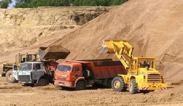 Доставка песка грузовиками